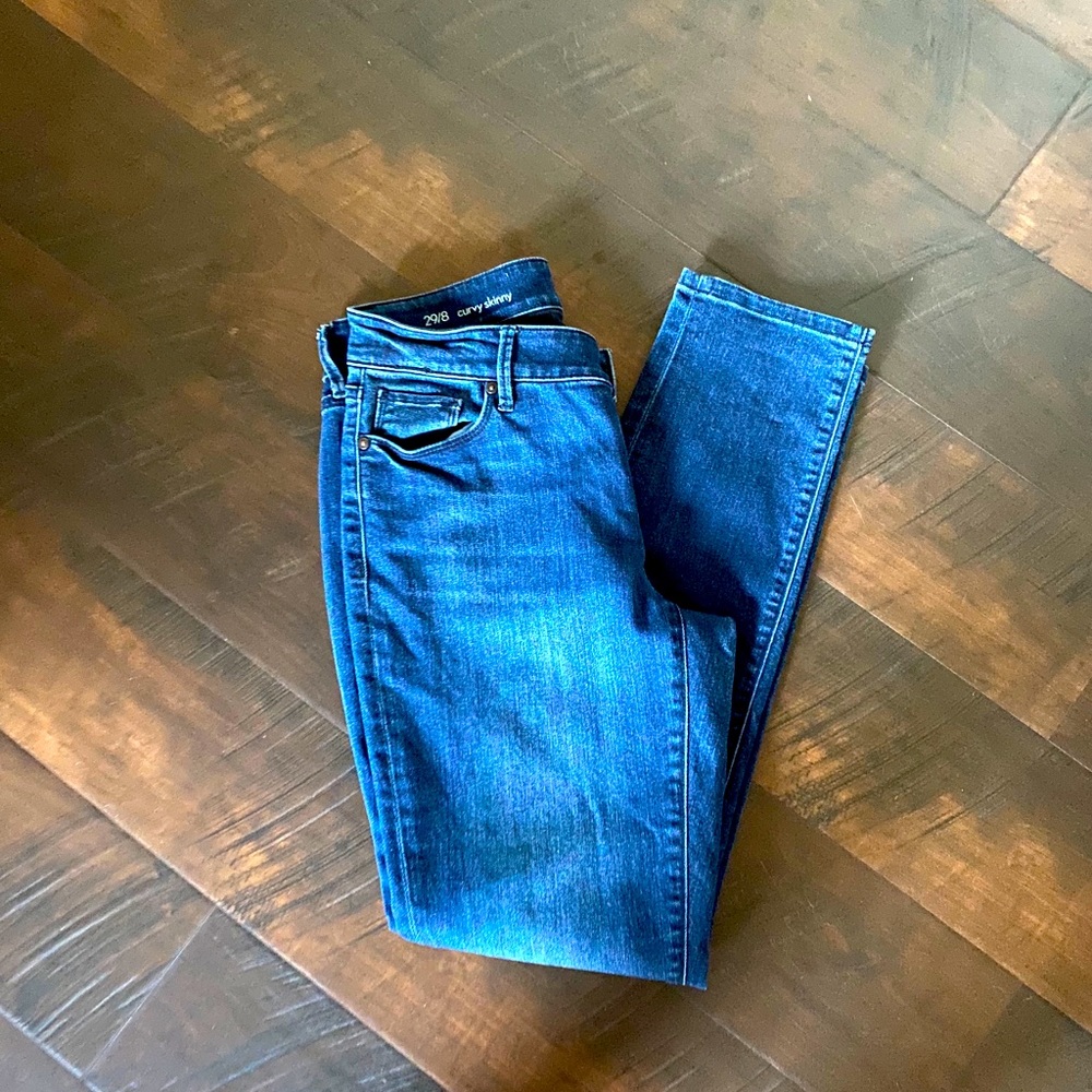Curvy skinny blue jeans